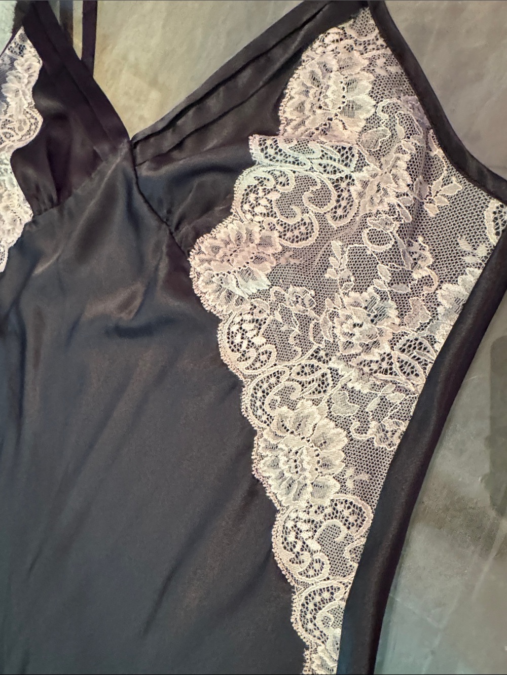 Jones New York Black Satin Robe & Chemise Set with Cream Lace - Picture 7 of 14